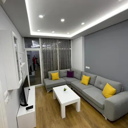 At Center شقة *